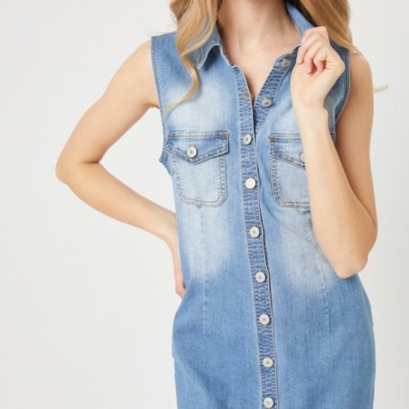 Button Down Sleeveless Denim Dress - Picture 4 of 11